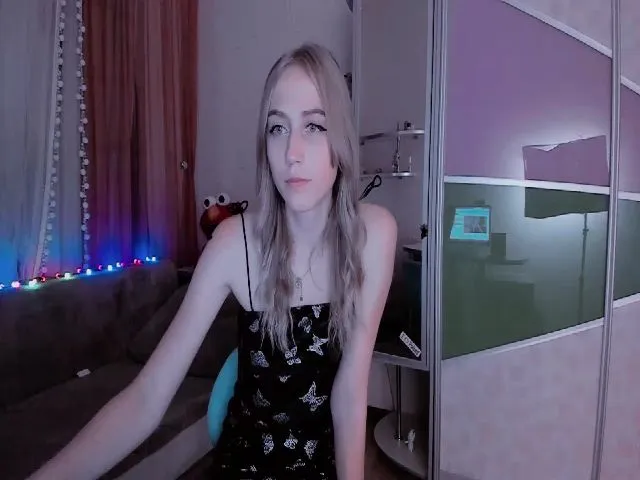 Live sex webcam photo for ScarletAmber #263308508