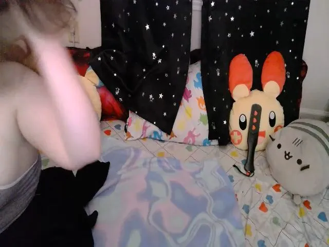 Live sex webcam photo for LauraPuffs #265347343