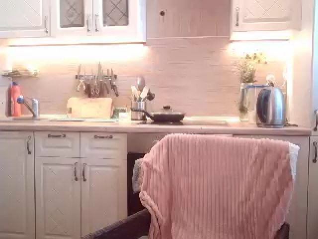 Live sex webcam photo for JaneGrey111 #253697800