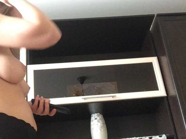 Live sex webcam photo for greis-777 #241313797