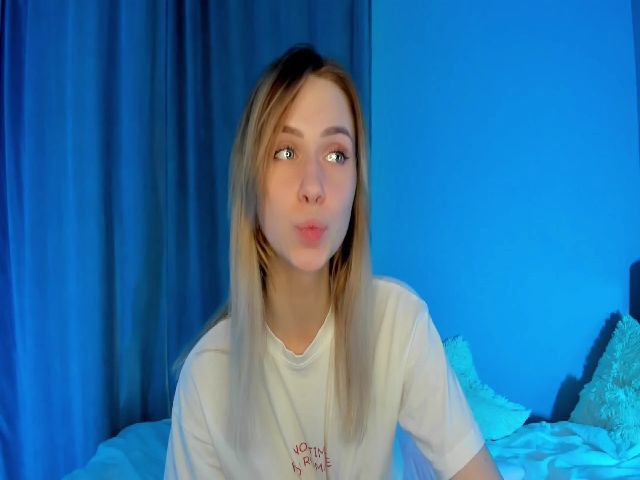 Live sex webcam photo for Jumphigherr #260688218