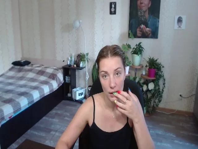 Live sex webcam photo for Emi_lywild #254702230