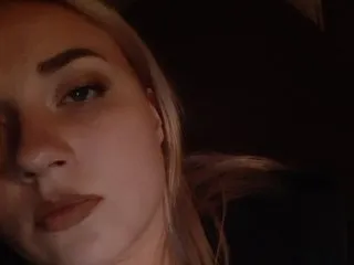 Live sex webcam photo for looklisten #240829605