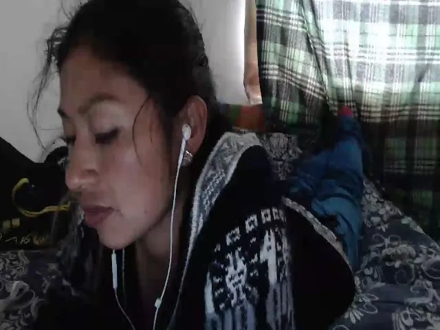 Live sex webcam photo for CHILENITAHOT #256037720