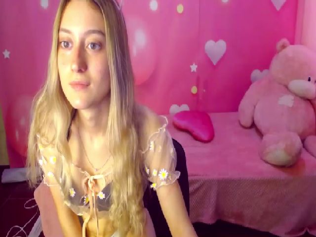 Live sex webcam photo for LinaRum__ #253688270