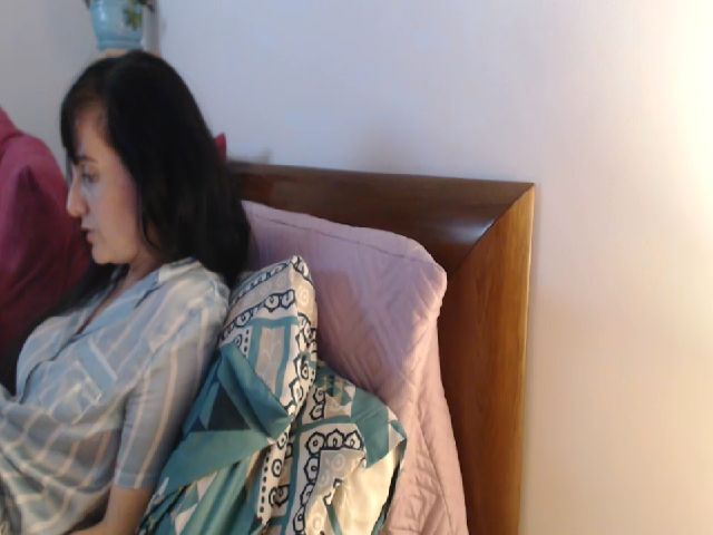 Live sex webcam photo for isabellazee2 #254370095