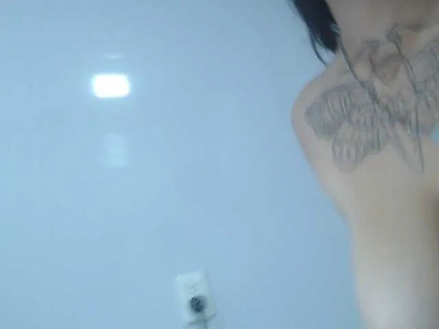 Live sex webcam photo for orianasabatil #240984070
