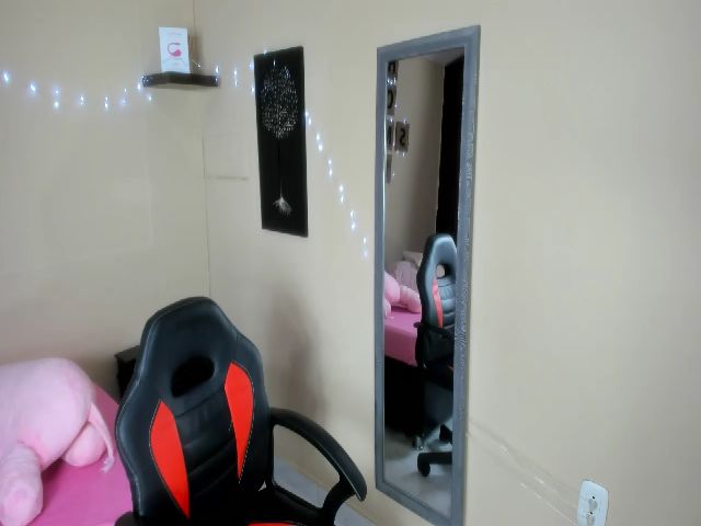 Live sex webcam photo for ADRIELMARTINS #260768859