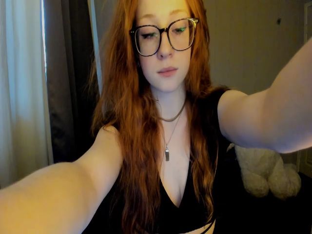 Live sex webcam photo for Haileystormxo #253599821