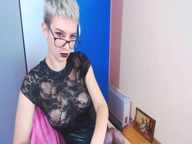 Live sex webcam photo for Miss_Judith #255035572