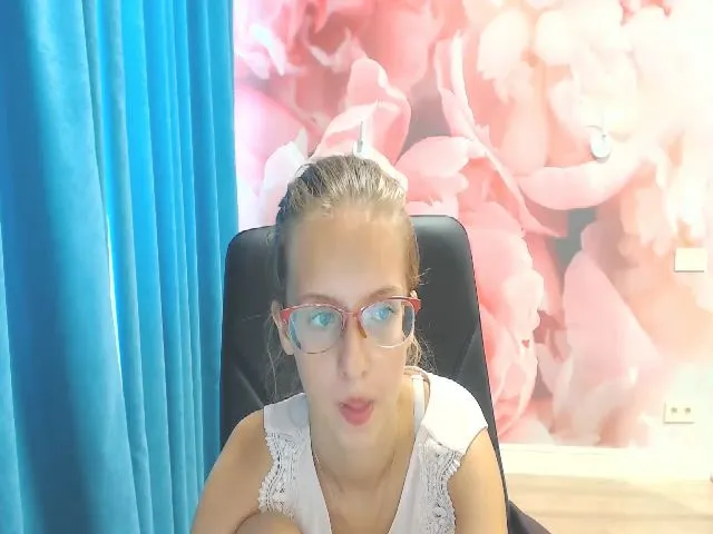 Live sex webcam photo for Alice_Adamsi #264934605