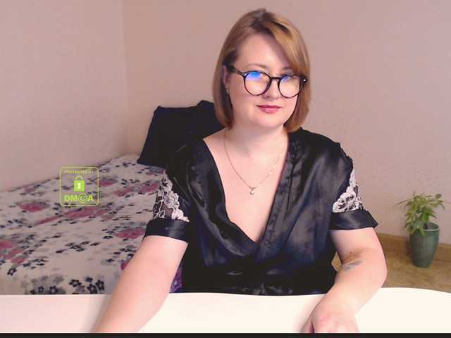 Live sex webcam photo for NewAnna #241214472