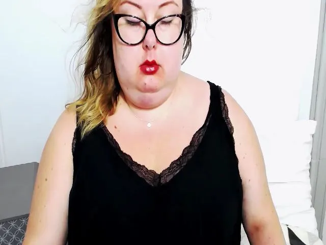 Live sex webcam photo for HornyBonnie #263545353