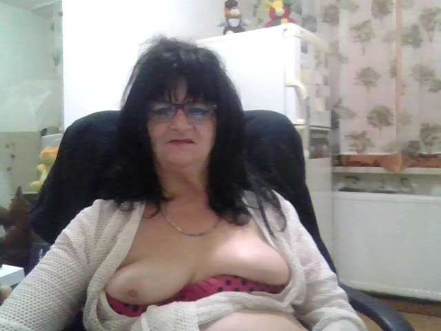 Live sex webcam photo for Eveania #241137108