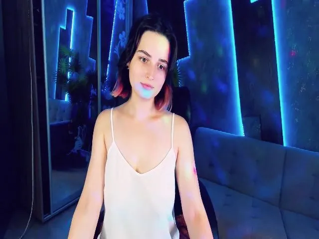 Live sex webcam photo for MileyDreams #256689893