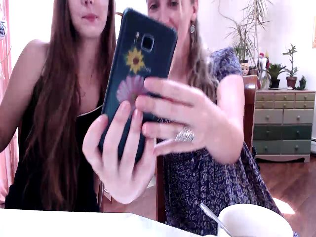 Live sex webcam photo for WildflowerEm #255145138