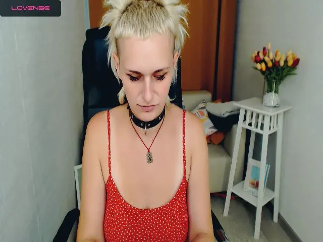 Live sex webcam photo for XJG99 #256830743