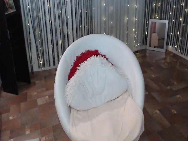 Live sex webcam photo for Soranaxox #258936153