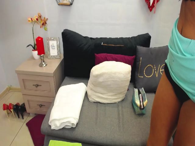 Live sex webcam photo for LaylaFantasy #254205390