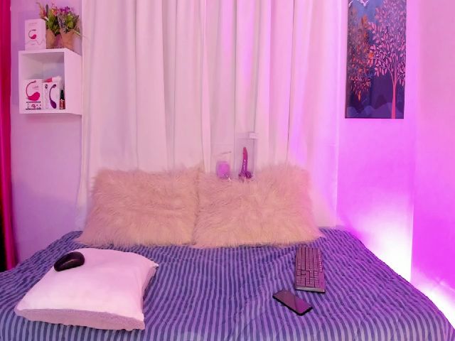 Live sex webcam photo for Meganmoore_ #256161702