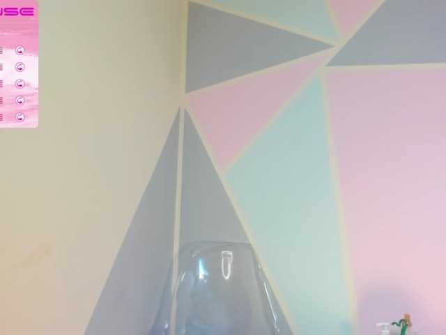 Live sex webcam photo for Violetatoo #241354161