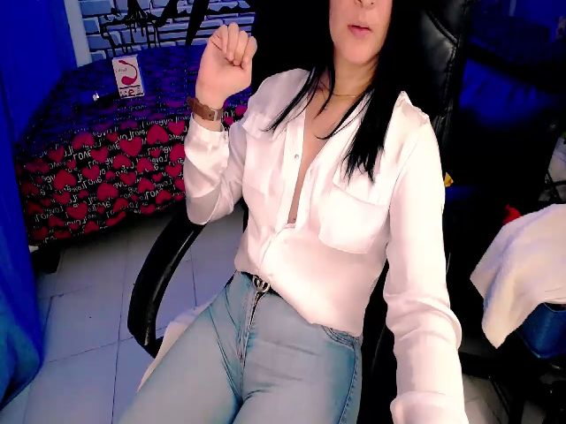 Live sex webcam photo for Sashabreck #287859915