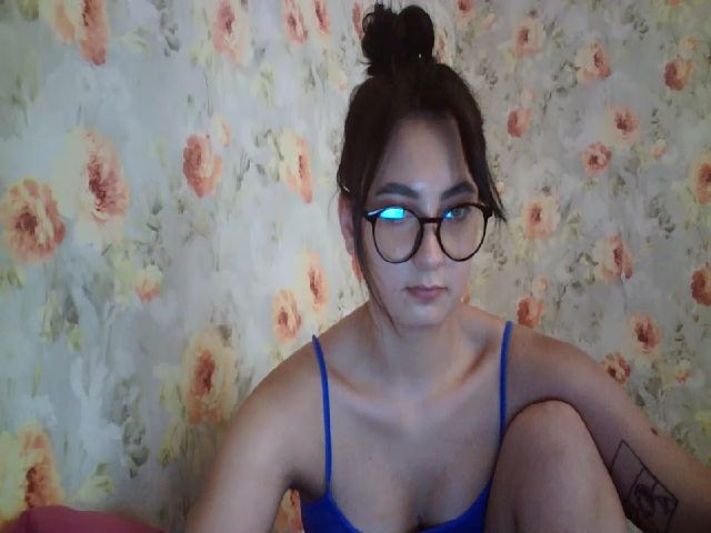 Live sex webcam photo for lolly_hollyy #264954940