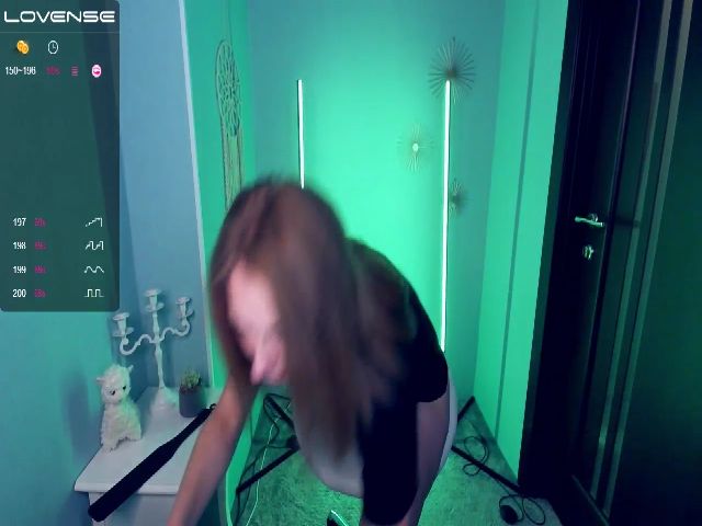 Live sex webcam photo for LilFluffyDuck #263211941