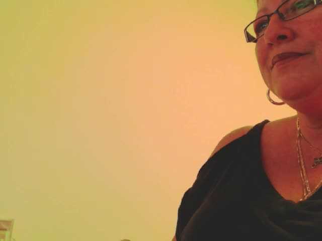 Live sex webcam photo for Connyat99 #240970418