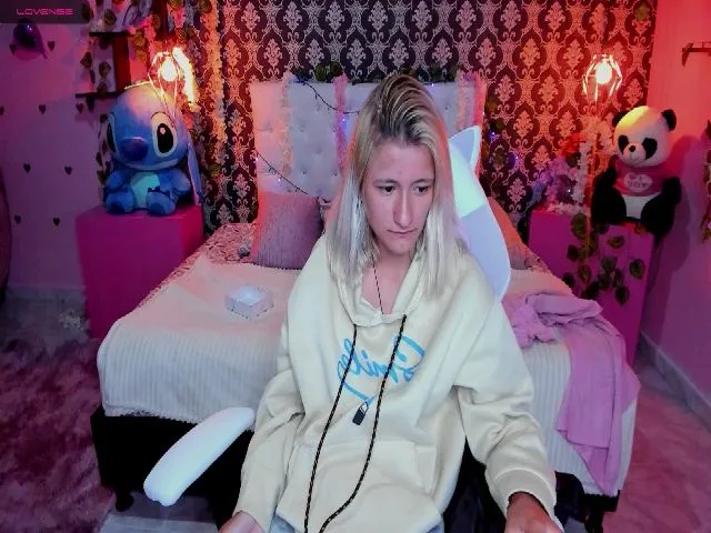 Live sex webcam photo for Silvana_21_ #259622816