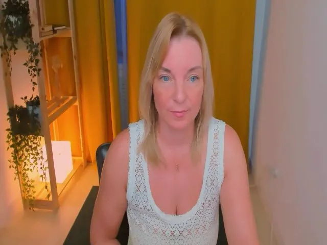 Live sex webcam photo for ReganLovely #260291674