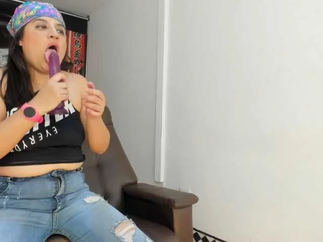 Live sex webcam photo for cristal-230 #250072096