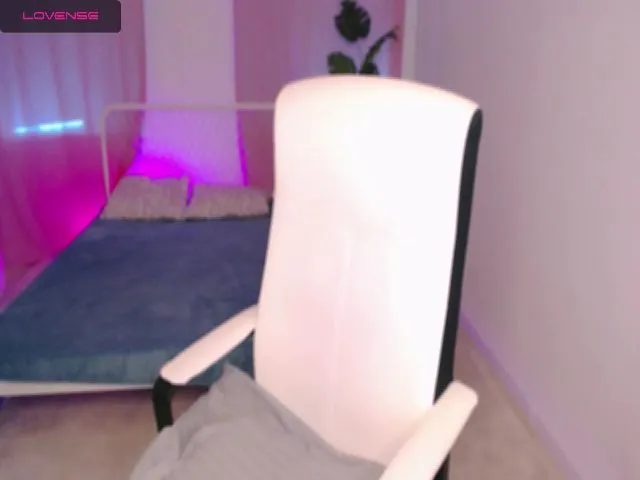 Live sex webcam photo for JIJISPA #257847382