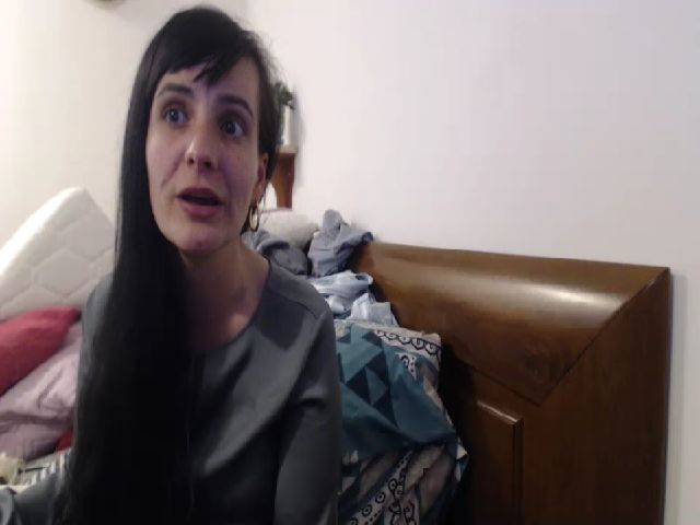 Live sex webcam photo for isabellazee2 #253263798