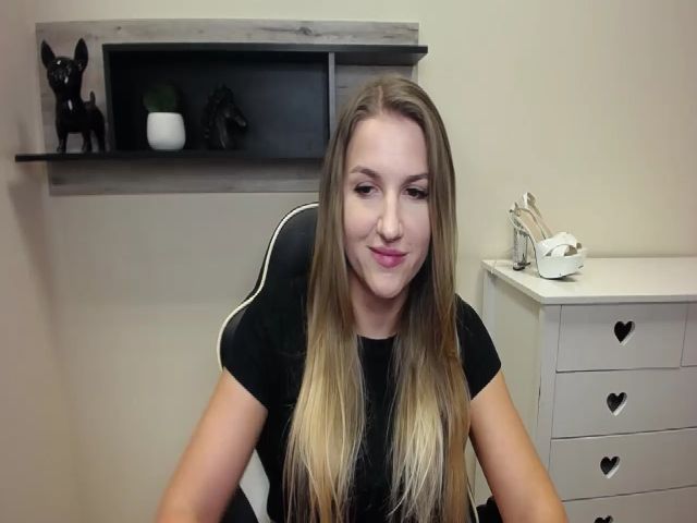 Live sex webcam photo for WILDemilly #257454982