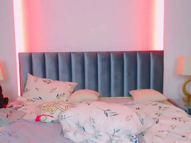 Live sex webcam photo for MissAkiro #241262066
