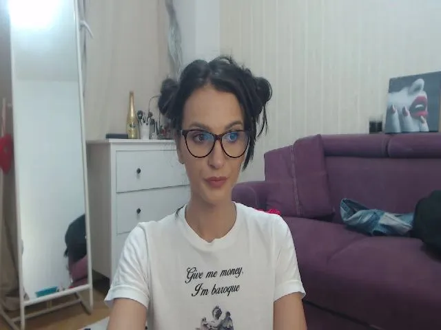 Live sex webcam photo for MiningBee #253273025