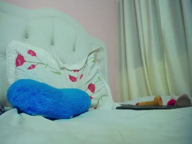 Live sex webcam photo for Petite_camila #287864796