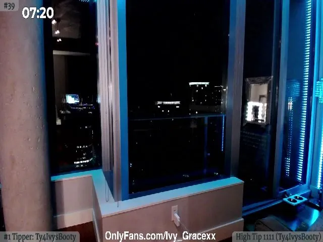 Live sex webcam photo for IvyGrace #265364382