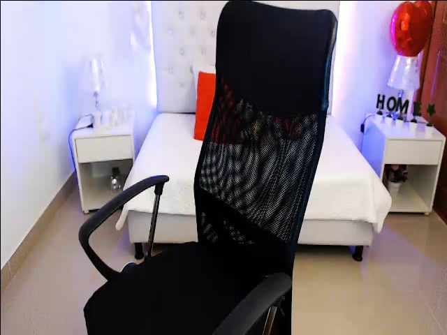 Live sex webcam photo for Antonella_lpz #255449584