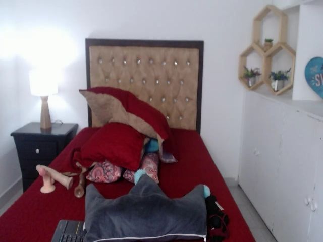 Live sex webcam photo for Manelik_benz #257812612