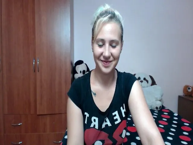 Live sex webcam photo for Tweetyboom #255192105
