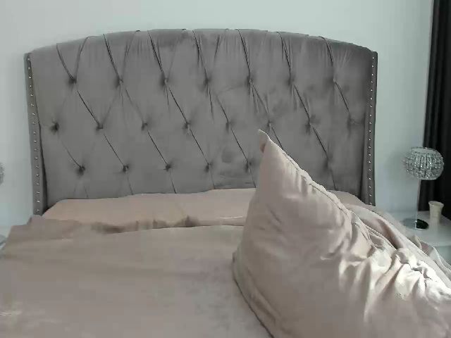 Live sex webcam photo for LenaBae #264329737