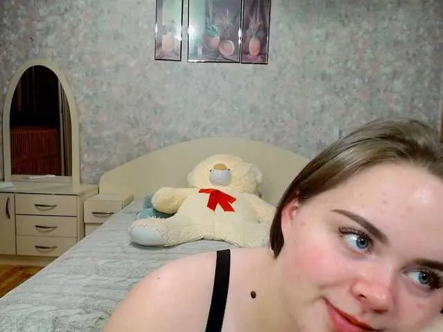 Live sex webcam photo for MaryBerryXO #245495876