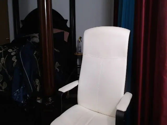 Live sex webcam photo for Littlekai2021 #252373731