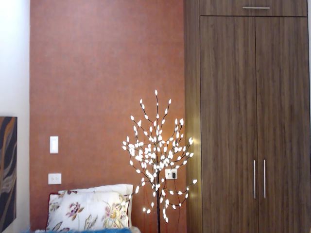 Live sex webcam photo for Forevermanu #259250096