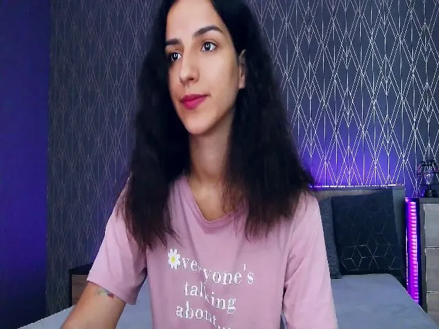 Live sex webcam photo for XDaphneMoss #255335185