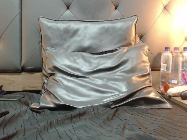 Live sex webcam photo for AnaSaenz #263946976