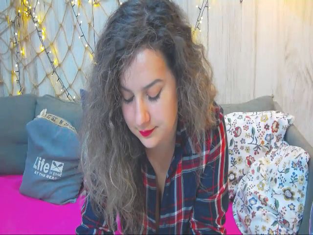 Live sex webcam photo for CurlyVibe #261122090