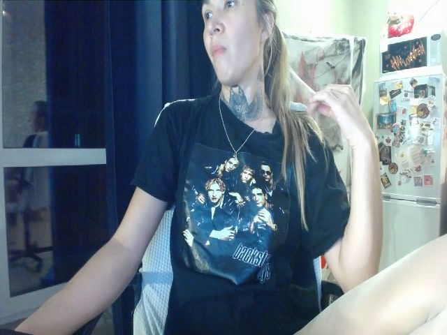 Live sex webcam photo for Angie_Wild #262392351